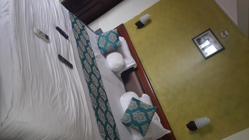Hotel Peace Park Panvel Luaran gambar