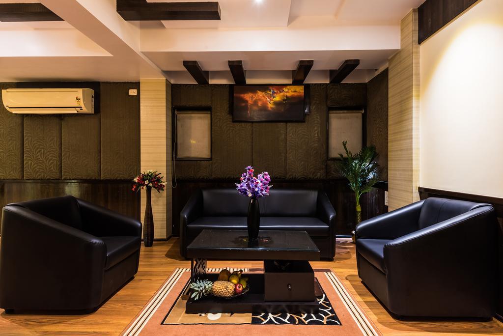 Hotel Peace Park Panvel Luaran gambar