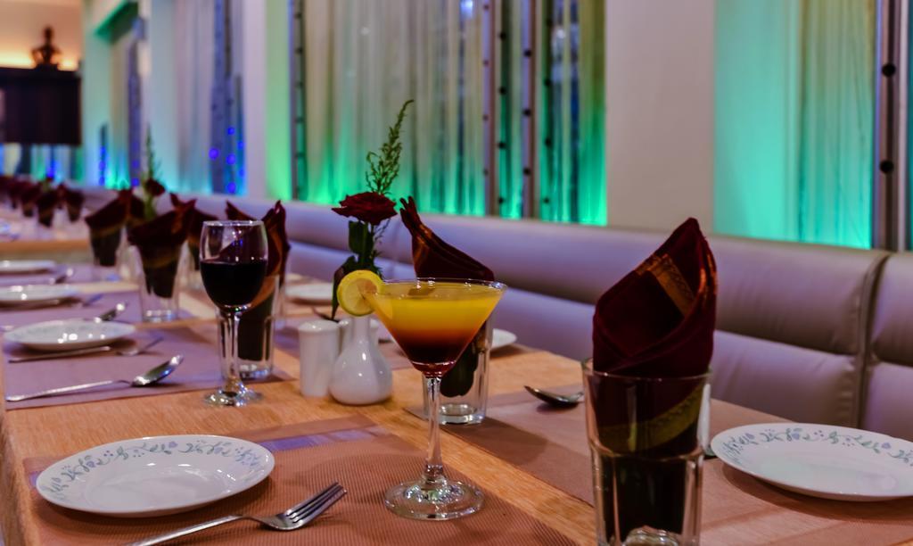 Hotel Peace Park Panvel Luaran gambar