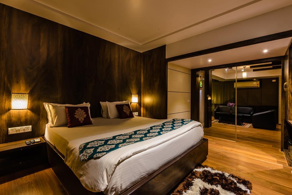 Hotel Peace Park Panvel Luaran gambar