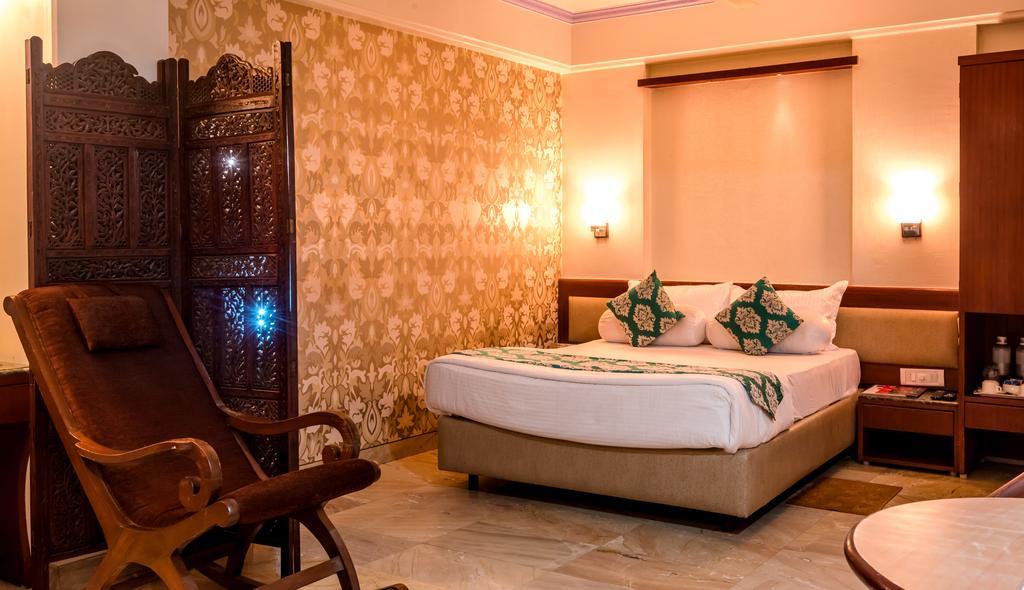 Hotel Peace Park Panvel Luaran gambar