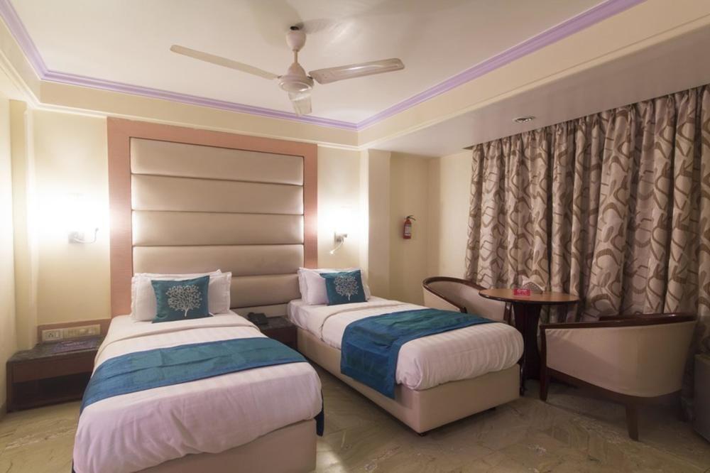 Hotel Peace Park Panvel Luaran gambar