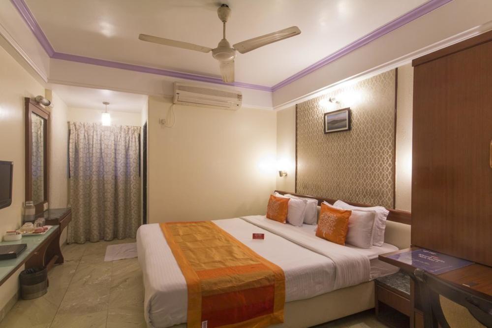 Hotel Peace Park Panvel Luaran gambar