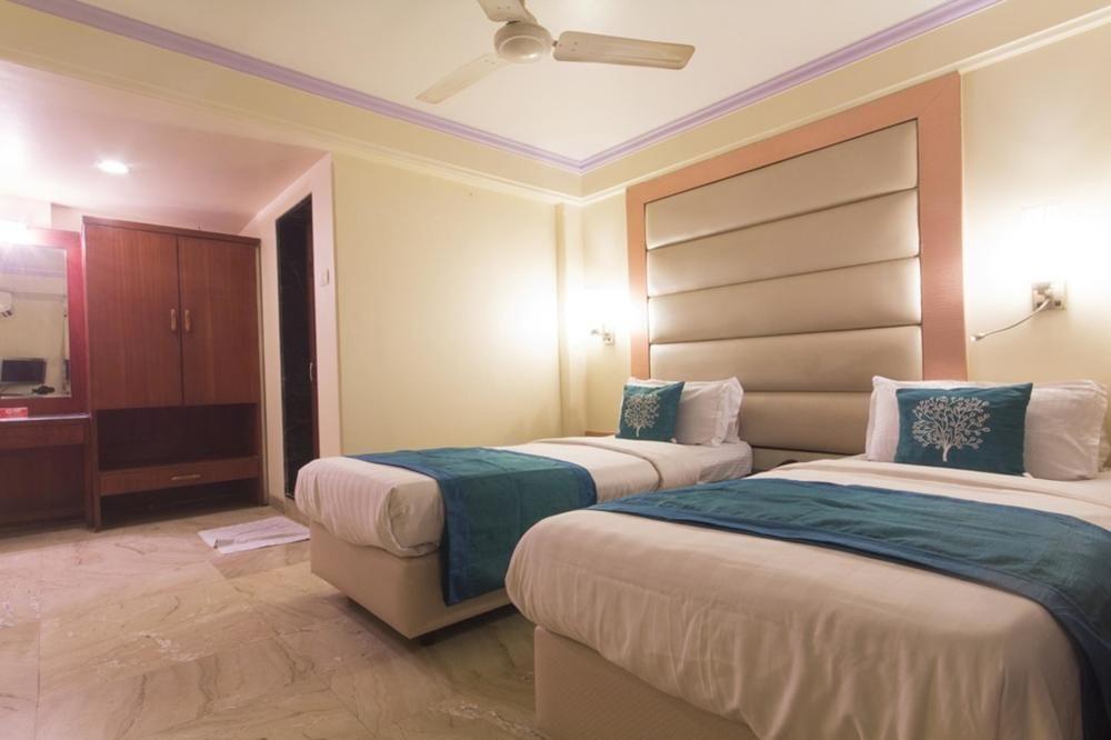 Hotel Peace Park Panvel Luaran gambar